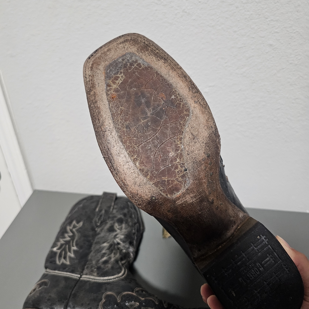 Corral Distressed Black Western Boots - Picture 3 of 8